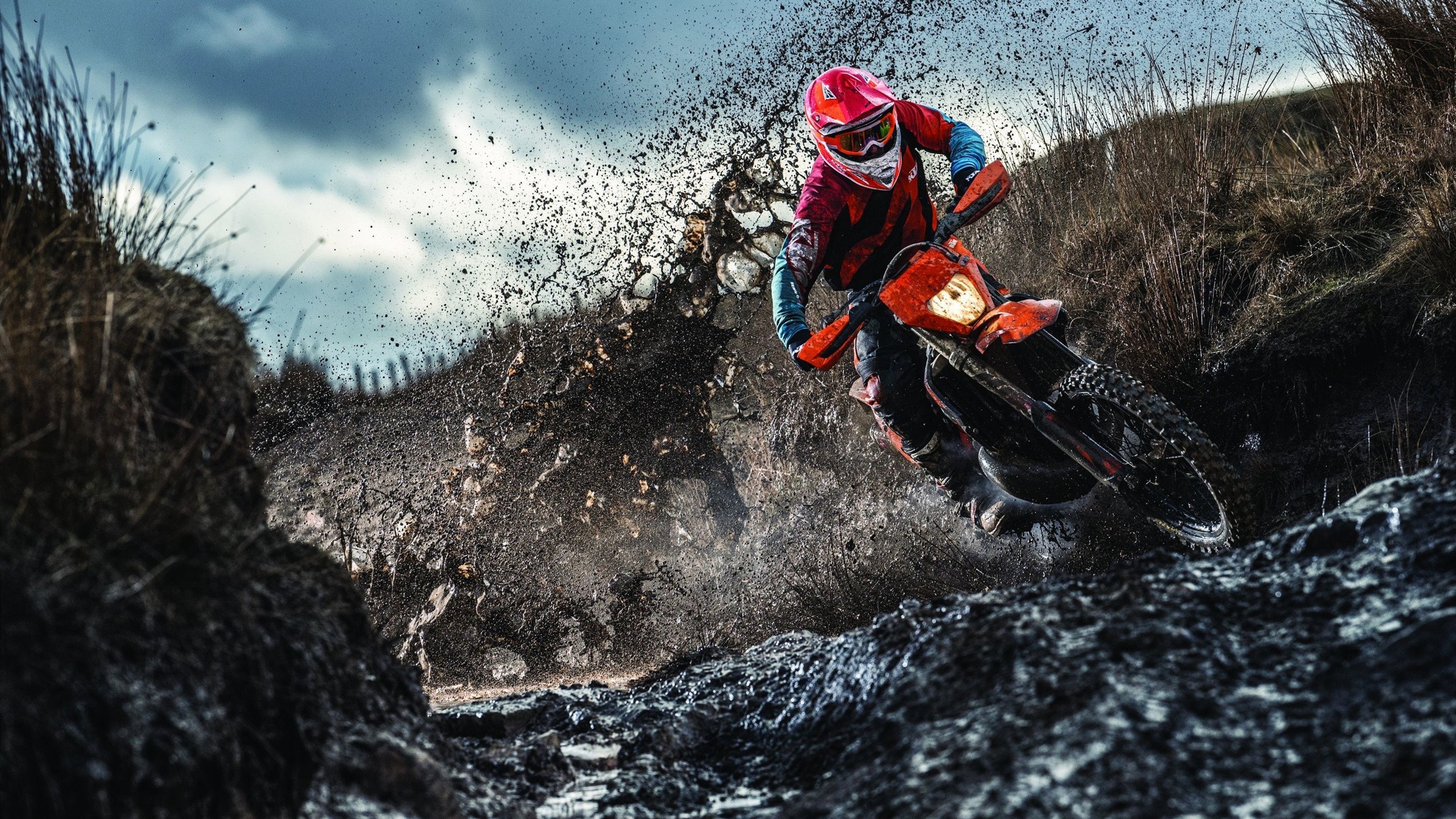 格纳布里爆发,哥斯达黎加鏖战智利,足球场上的两种战争